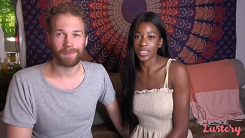 Amateur ebony porn star with a nice body shows off on the webcam