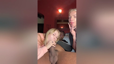 Amateur blonde threesome with a big cock and deepthroat