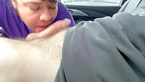 Latina milf with a shaved pussy in amateur interracial vid