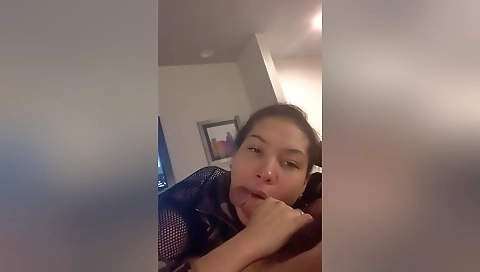 Big cock latina with a deep throat sucking and sucking