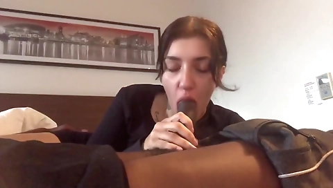 Amateur brunette milf has a handjob and gets cumshot