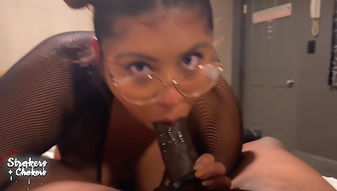 Brunette takes a deepthroat blowjob and gets her mouth filled