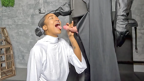 Ebony chick gets creampie in a hardcore interracial video